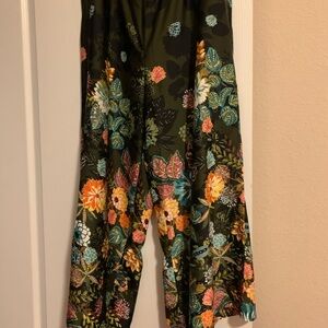 Ladies pull on elastic waist wide leg ankle pants